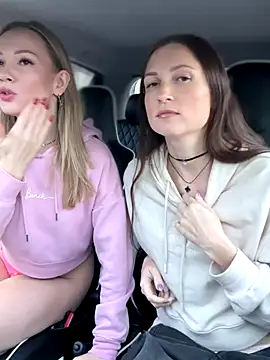 Snapshot of LavenderHot chatting on 10-15-25, 01:48 LavenderHot online show from 10-15-25, 01:48