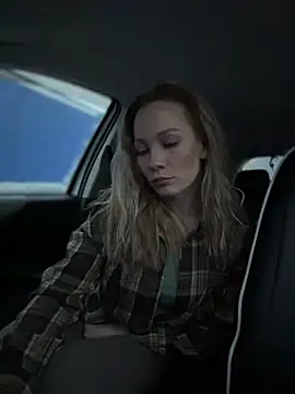 Snapshot of LavenderHot chatting on 12-14-25, 02:29 LavenderHot online show from 12-14-25, 02:29