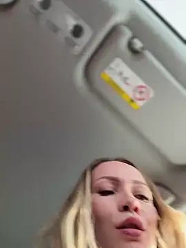 Snapshot of LavenderHot chatting on 03-15-25, 02:14 LavenderHot online show from 03-15-25, 02:14