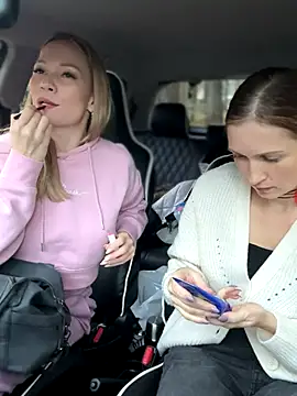 Snapshot of LavenderHot chatting on 10-20-25, 01:40 LavenderHot online show from 10-20-25, 01:40