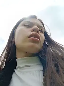 Snapshot of Violeta_12- chatting on 06-15-26, 04:28 Violeta 12- online show from 06-15-26, 04:28