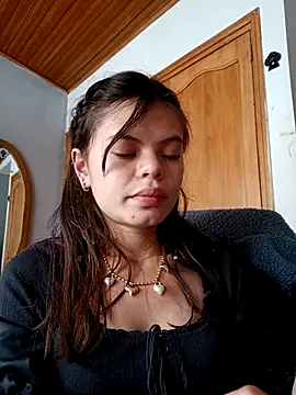 Snapshot of Violeta_12- chatting on 02-19-26, 02:14 Violeta 12- online show from 02-19-26, 02:14