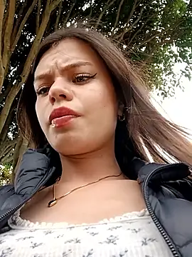 Snapshot of Violeta_12- chatting on 06-12-26, 04:49 Violeta 12- online show from 06-12-26, 04:49