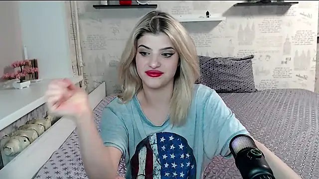 Snapshot of AleksandraFlores chatting on 04-14-26, 11:54 AleksandraFlores online show from 04-14-26, 11:54