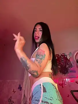 Snapshot of CieloTaylor chatting on 03-09-25, 01:04 CieloTaylor online show from 03-09-25, 01:04