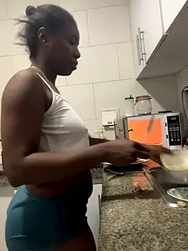 Alessiiaa  online show from 10-16-25, 02:47