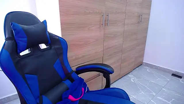 Deiisy Queen online show from 11-18-25, 10:24