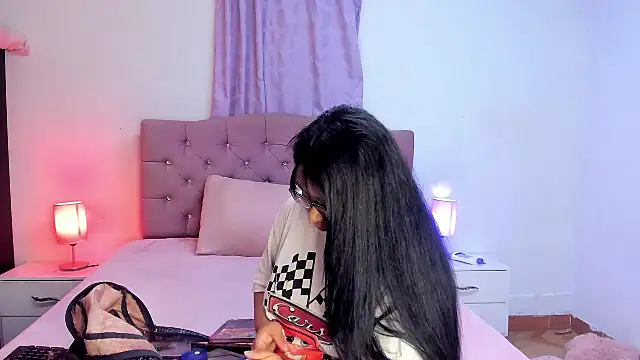 Latinabombsheell online show from 09-30-25, 05:57