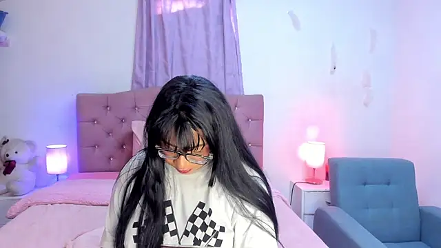 Latinabombsheell online show from 12-15-25, 01:39