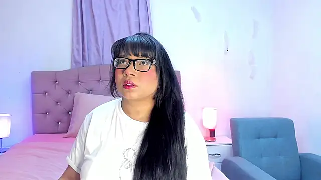 Latinabombsheell online show from 12-22-25, 06:35