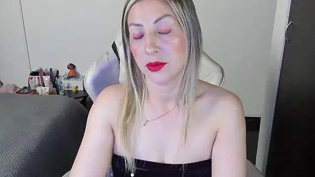 Andreina Suann online show from 11-04-25, 10:52