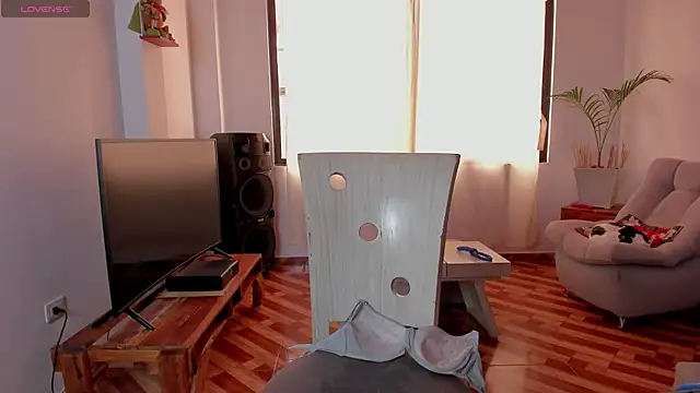 Snapshot of Simply_Zoe__ chatting on 01-21-25, 08:43 Simply Zoe   online show from 01-21-25, 08:43