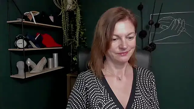 Snapshot of VivianWILD chatting on 09-15-25, 06:36 VivianWILD online show from 09-15-25, 06:36