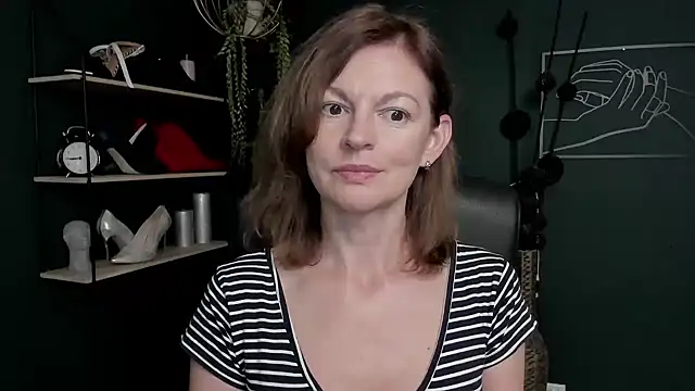 Snapshot of VivianWILD chatting on 09-09-25, 08:13 VivianWILD online show from 09-09-25, 08:13