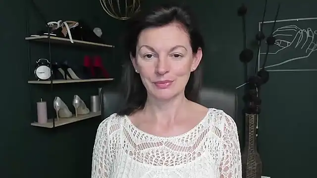 Snapshot of VivianWILD chatting on 09-25-25, 08:31 VivianWILD online show from 09-25-25, 08:31