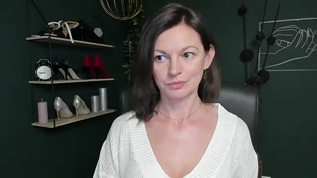 Snapshot of VivianWILD chatting on 09-24-25, 08:21 VivianWILD online show from 09-24-25, 08:21