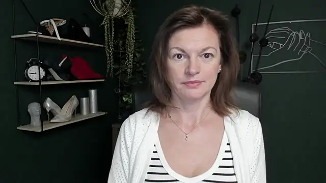 Snapshot of VivianWILD chatting on 09-18-25, 07:00 VivianWILD online show from 09-18-25, 07:00