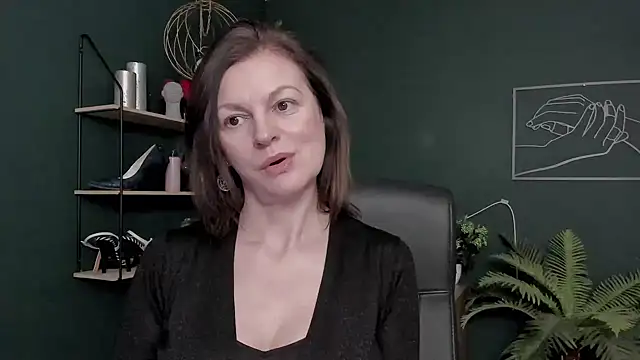 Snapshot of VivianWILD chatting on 02-09-26, 07:06 VivianWILD online show from 02-09-26, 07:06