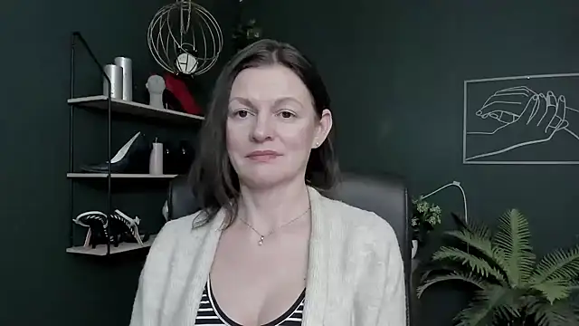 Snapshot of VivianWILD chatting on 02-10-26, 07:13 VivianWILD online show from 02-10-26, 07:13