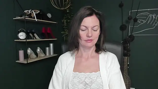 Snapshot of VivianWILD chatting on 09-26-25, 05:58 VivianWILD online show from 09-26-25, 05:58