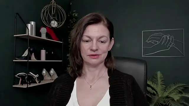 Snapshot of VivianWILD chatting on 01-07-26, 07:46 VivianWILD online show from 01-07-26, 07:46