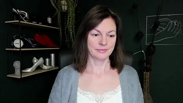 Snapshot of VivianWILD chatting on 03-15-25, 06:36 VivianWILD online show from 03-15-25, 06:36