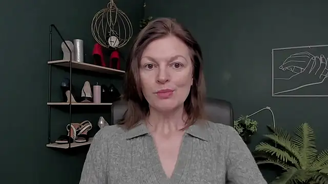 Snapshot of VivianWILD chatting on 12-03-25, 06:57 VivianWILD online show from 12-03-25, 06:57