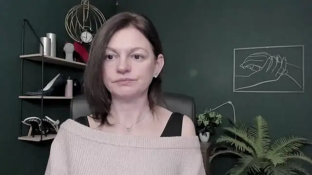 Snapshot of VivianWILD chatting on 02-06-26, 06:53 VivianWILD online show from 02-06-26, 06:53