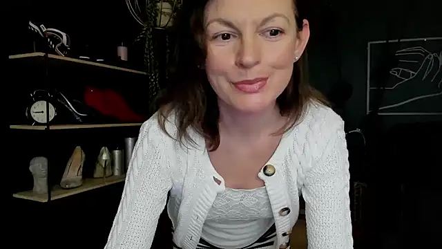 Snapshot of VivianWILD chatting on 03-19-25, 10:00 VivianWILD online show from 03-19-25, 10:00