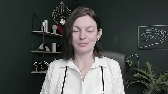 VivianWILD online show from 04-14-26, 06:07