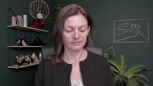 Snapshot of VivianWILD chatting on 11-12-25, 09:13 VivianWILD online show from 11-12-25, 09:13