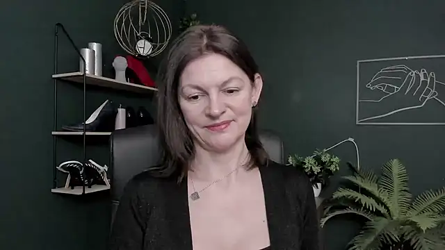 Snapshot of VivianWILD chatting on 02-12-26, 07:08 VivianWILD online show from 02-12-26, 07:08