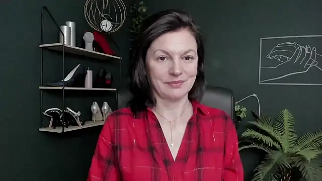 Snapshot of VivianWILD chatting on 02-24-26, 07:42 VivianWILD online show from 02-24-26, 07:42