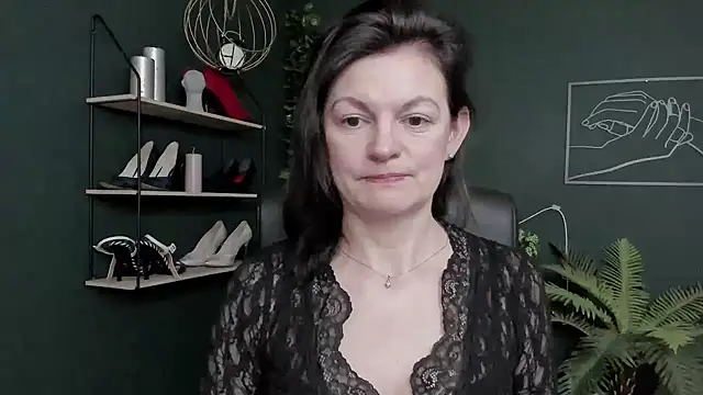 Snapshot of VivianWILD chatting on 02-27-26, 07:30 VivianWILD online show from 02-27-26, 07:30