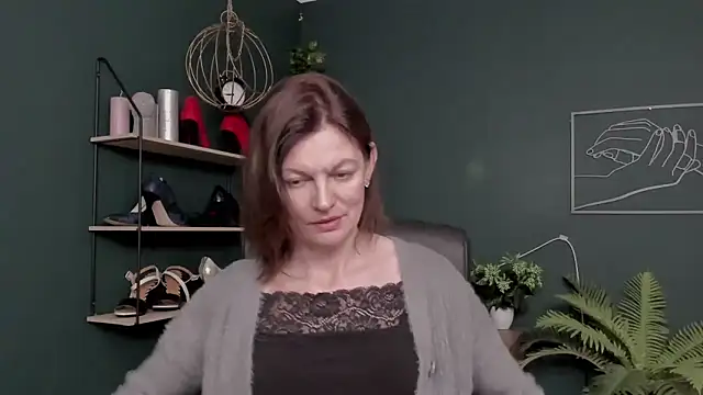 Snapshot of VivianWILD chatting on 11-24-25, 08:03 VivianWILD online show from 11-24-25, 08:03