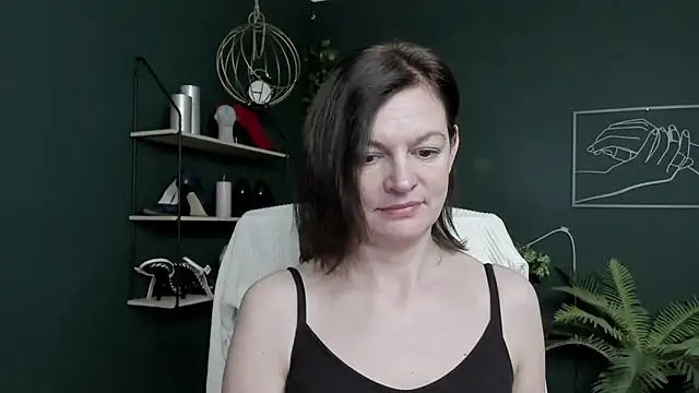 VivianWILD online show from 04-16-26, 06:03