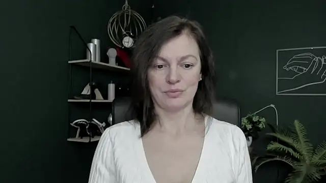 VivianWILD online show from 03-31-26, 05:53