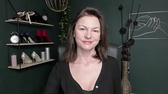 Snapshot of VivianWILD chatting on 10-09-25, 07:09 VivianWILD online show from 10-09-25, 07:09