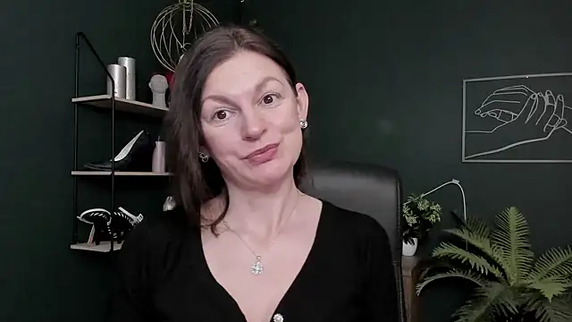 Snapshot of VivianWILD chatting on 02-18-26, 09:50 VivianWILD online show from 02-18-26, 09:50