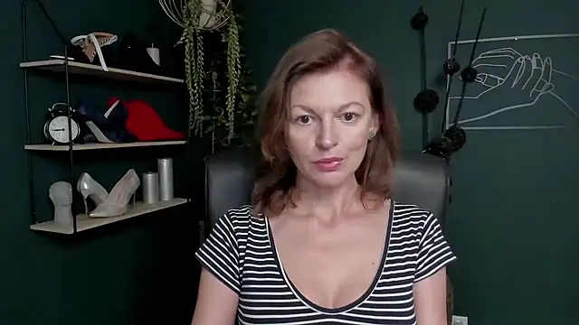 Snapshot of VivianWILD chatting on 09-11-25, 07:19 VivianWILD online show from 09-11-25, 07:19