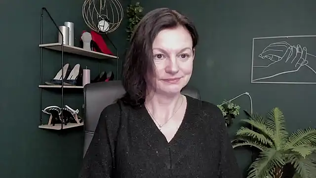 Snapshot of VivianWILD chatting on 03-04-26, 06:54 VivianWILD online show from 03-04-26, 06:54