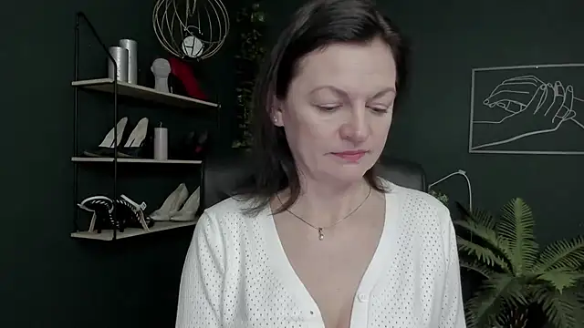 Snapshot of VivianWILD chatting on 02-28-26, 06:57 VivianWILD online show from 02-28-26, 06:57