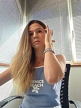 lucie mehott online show from 07-07-26, 08:40