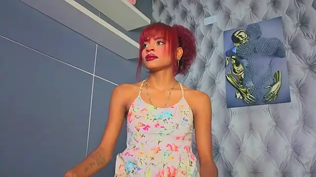 Snapshot of Hilary-banks chatting on 09-10-25, 04:44 Hilary-banks online show from 09-10-25, 04:44
