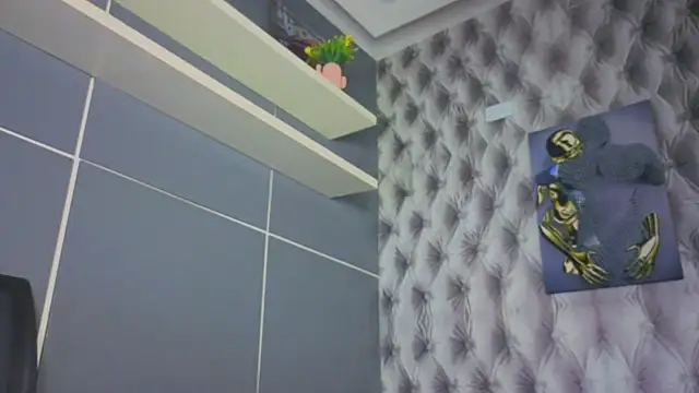 Snapshot of Hilary-banks chatting on 09-17-25, 04:25 Hilary-banks online show from 09-17-25, 04:25