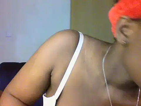 Snapshot of Thickyannah chatting on 09-17-25, 11:18 Thickyannah online show from 09-17-25, 11:18