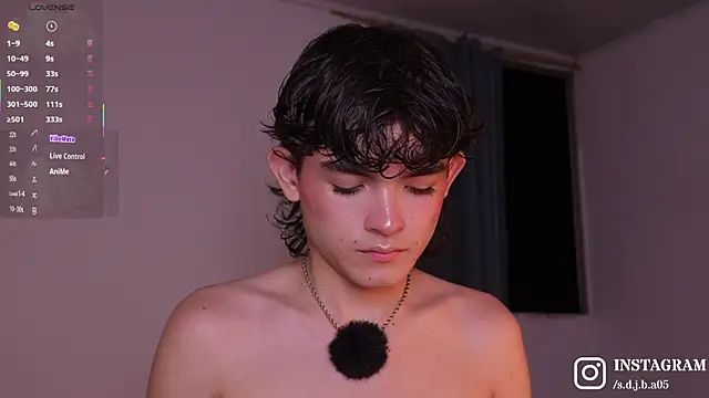 Snapshot of Angelo_018 chatting on 05-12-26, 02:52 Angelo 018 online show from 05-12-26, 02:52