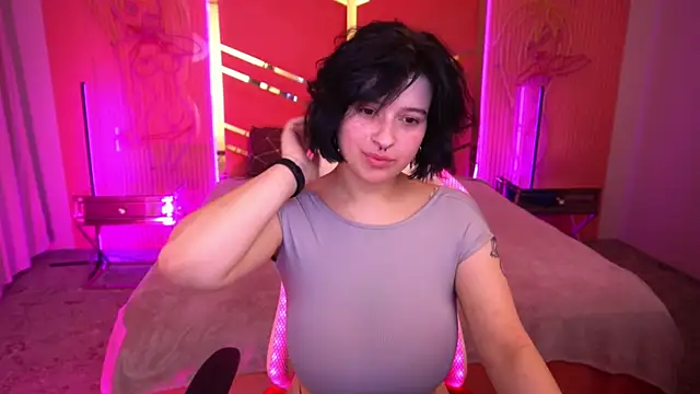 Snapshot of Miki_Kivi chatting on 02-02-25, 08:41 Miki Kivi online show from 02-02-25, 08:41