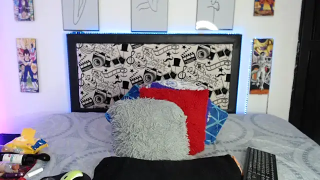 Rihana14 online show from 11-28-25, 09:59