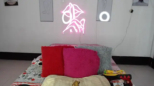 Rihana14 online show from 03-18-26, 11:05